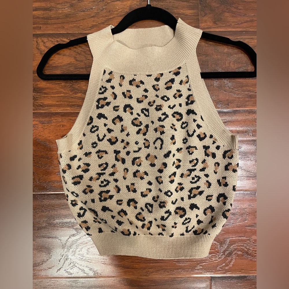 Kittenish Knitted Leopard Crop Top